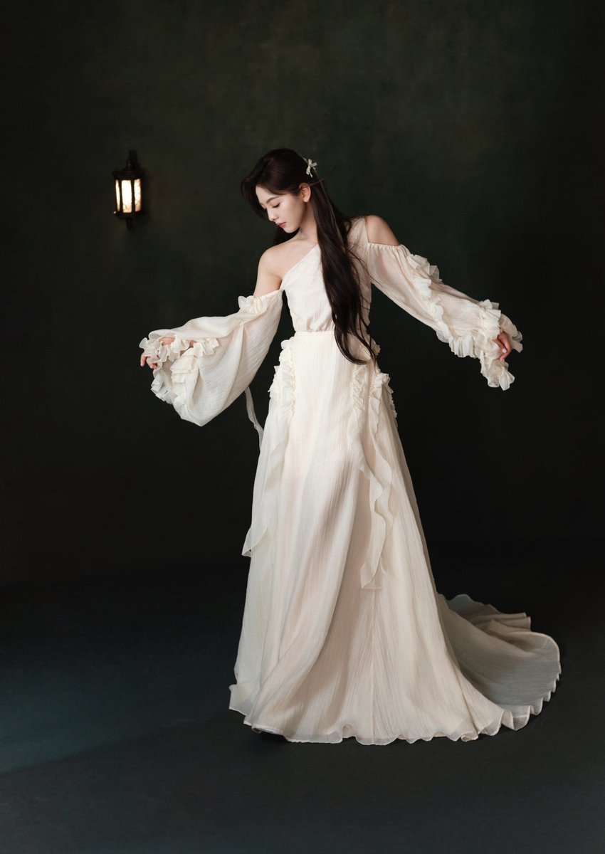 📸 250514 Zhang Ruonan Studio Update #ZhangRuonan #章若楠