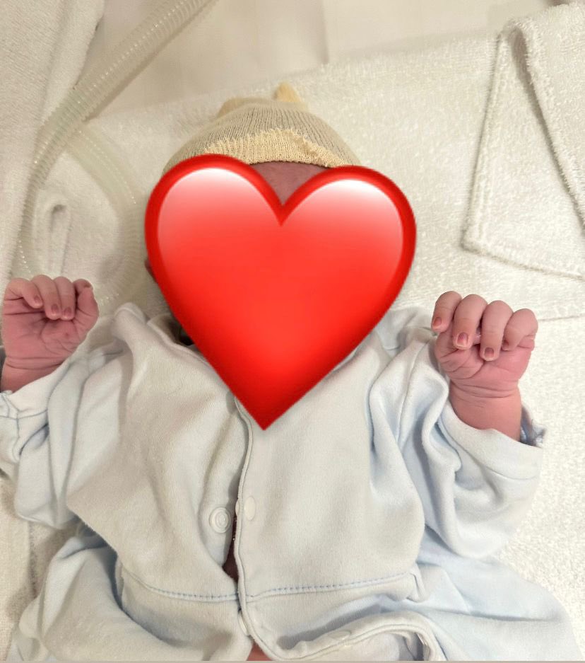 بارك الله لكم في الموهوب 
وشكرتكم الواهب وبلغ اشده ورزقكم بره الحفيد بدر محمد الحميدي ❤️