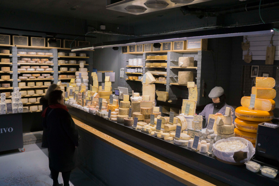 conelmorrofino's tweet image. CheeseLovers, hoy os lanzamos 10 pistas imprescindibles para ponerte fino a queso en #Madrid, apunta! #Queso #cheeselover #conelmorrofino conelmorrofino.com/donde-comer-qu…