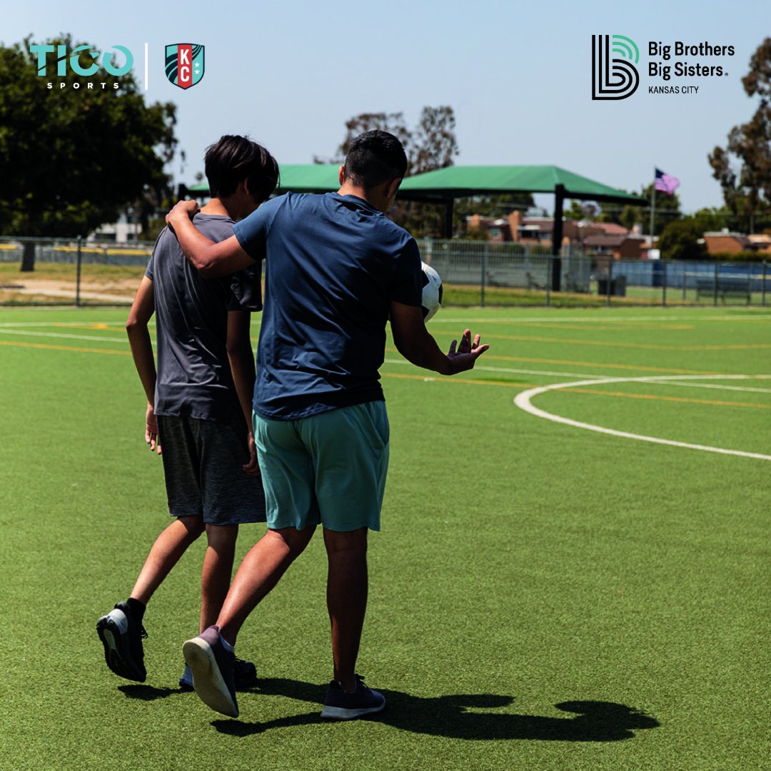 El fútbol nos une. La mentoría también. 
La mentoría puede cambiar vidas. Inscríbete como mentor y deja una gran huella en la vida de un niño hoy mismo. 
Obtén más información en bbbskc.org.