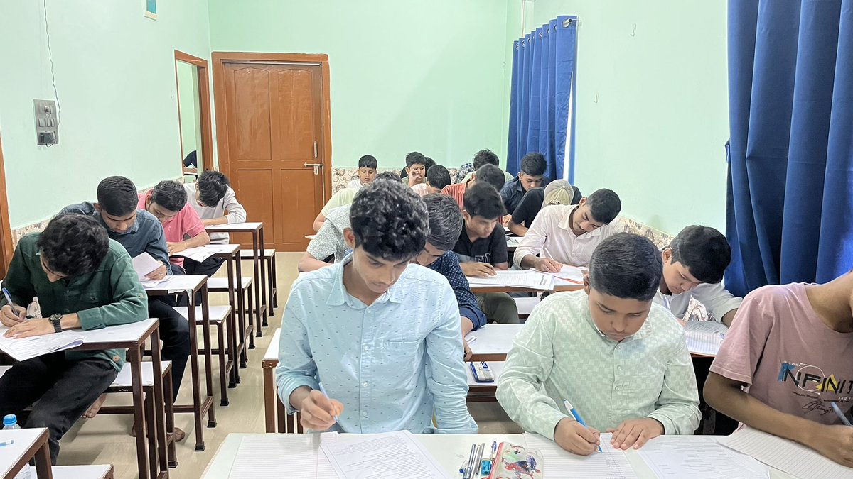AkbarClasses's tweet image. SCIENCE FOUNDATION TEST – 01
The first Monthly Science Foundation Test for Classes 6 to 10 was successfully conducted today at AKBAR CLASSES.
✨ Laying the foundation of logical thinking, one test at a time!
#ThinkLogically #AKBARCLASSES #ScienceTest 
🧪📚🧠✍️