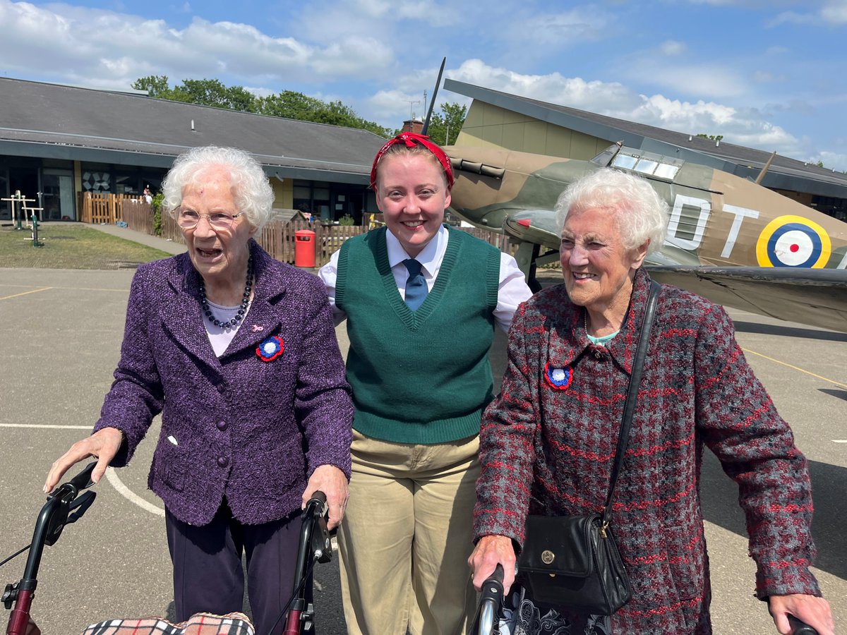 thermbi's tweet image. Many thanks to Oakfield Primary School, in Darford for organising a special #VEDay celebration for our residents at Prince George Duke of Kent Court, in #Chislehurst π¬π§
π To read more about their celebration, visit: bit.ly/4dkM5z1