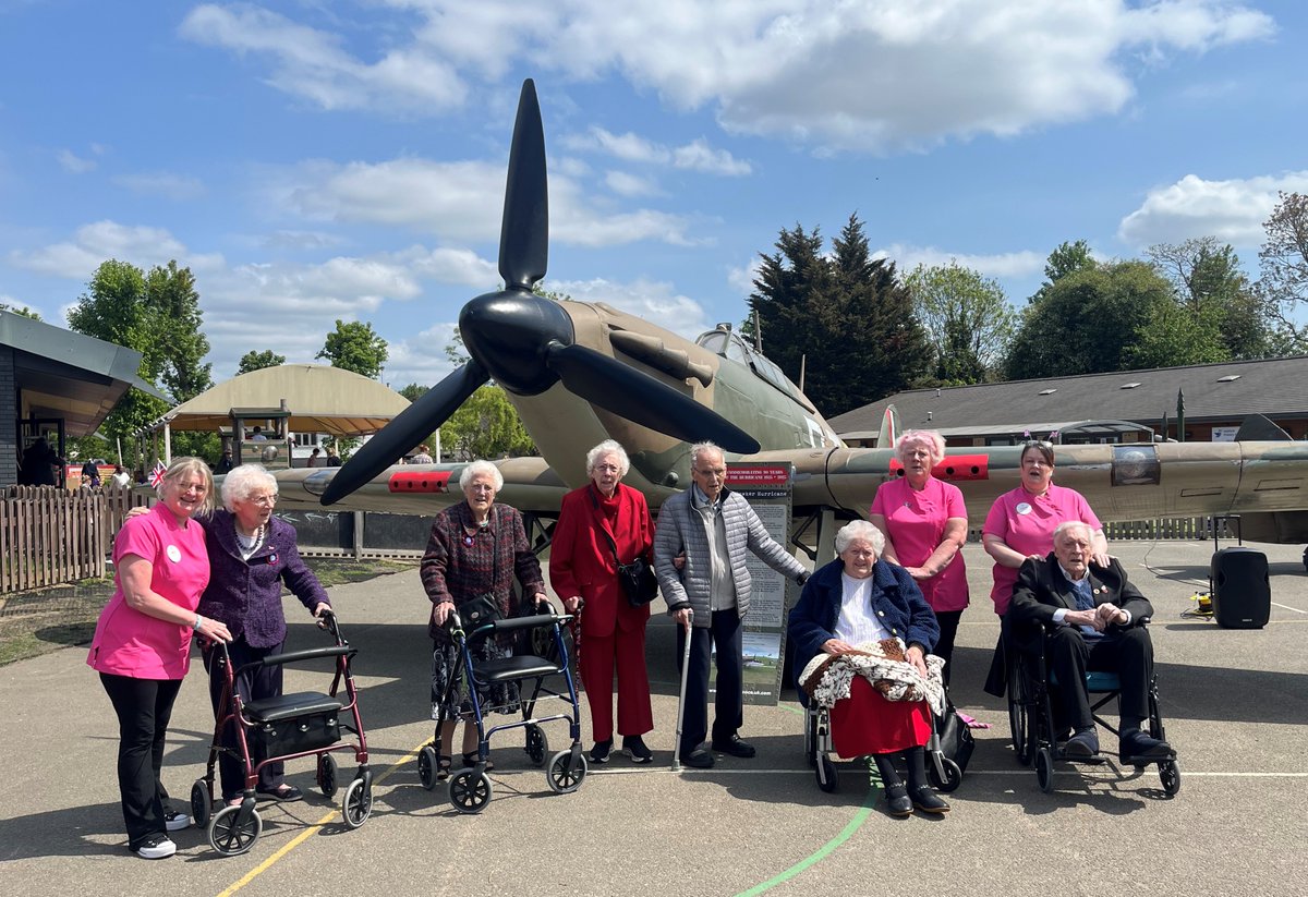 thermbi's tweet image. Many thanks to Oakfield Primary School, in Darford for organising a special #VEDay celebration for our residents at Prince George Duke of Kent Court, in #Chislehurst π¬π§
π To read more about their celebration, visit: bit.ly/4dkM5z1
