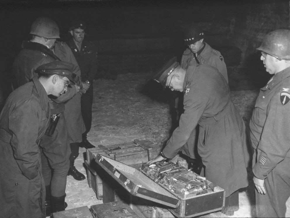 This was the largest theft of gold in human history.

The looting was so much that:

• They stole 600 tons from Europe
• Much of it was "cleaned" in Switzerland

Here's the dark story of World War II's stolen gold (and where it is now): 🧵