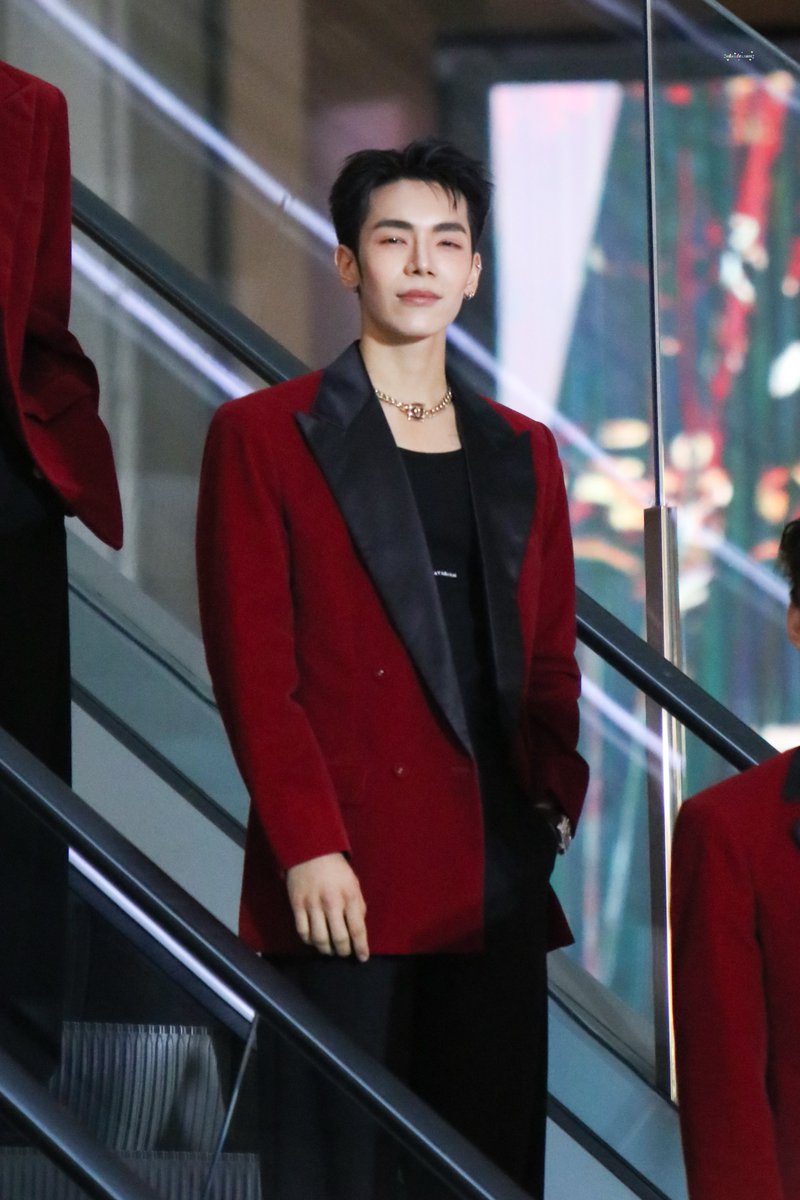 ndnadearrrr's tweet image. 14.05.25 | อันนี้ท่าไยยย มองหาเอลิสป่าวน้อออออออ👀

⋆ ₊ ﾟ #21KomChadLuekAwardsxATLAS #JetATLAS 🚀♡ 

ㅡ
#คมชัดลึกอวอร์ด21
#ATLASth #ATLAS_th