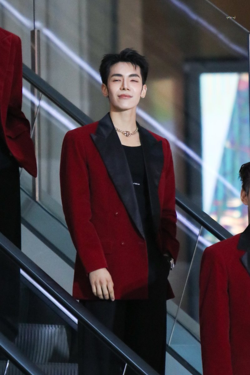 ndnadearrrr's tweet image. 14.05.25 | อันนี้ท่าไยยย มองหาเอลิสป่าวน้อออออออ👀

⋆ ₊ ﾟ #21KomChadLuekAwardsxATLAS #JetATLAS 🚀♡ 

ㅡ
#คมชัดลึกอวอร์ด21
#ATLASth #ATLAS_th