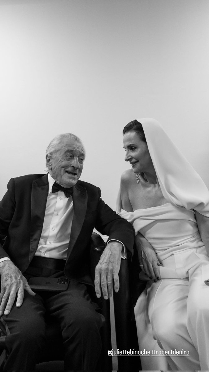 📷 | Juliette Binoche and Robert De Niro by JR at the Cannes Film Festval. #Cannes2025