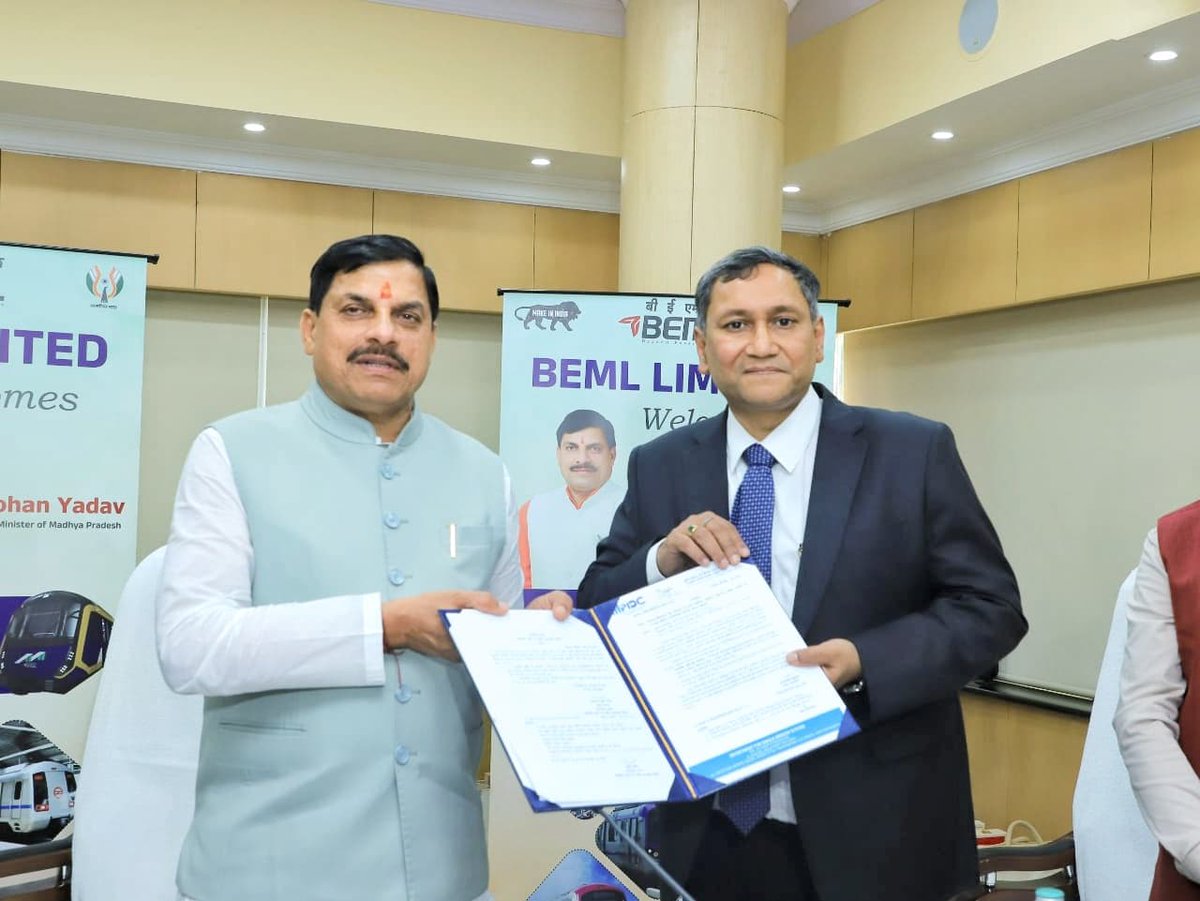 Dr Mohan Yadav (@drmohanyadav51) on Twitter photo आज बेंगलुरु में भारत अर्थ मूवर्स लिमिटेड (BEML) के सीएमडी श्री शांतनु राॅय जी के साथ बैठक कर मध्यप्रदेश स्थित रायसेन जिले में 60 हेक्टेयर भूमि पर स्थापित होने जा रही ₹1,800 करोड़ लागत की अत्याधुनिक रेल कोच निर्माण इकाई के सम्बन्ध में विस्तार से चर्चा हुई।
इस अवसर पर अत्याधुनिक आज बेंगलुरु में भारत अर्थ मूवर्स लिमिटेड (BEML) के सीएमडी श्री शांतनु राॅय जी के साथ बैठक कर मध्यप्रदेश स्थित रायसेन जिले में 60 हेक्टेयर भूमि पर स्थापित होने जा रही ₹1,800 करोड़ लागत की अत्याधुनिक रेल कोच निर्माण इकाई के सम्बन्ध में विस्तार से चर्चा हुई।
इस अवसर पर अत्याधुनिक