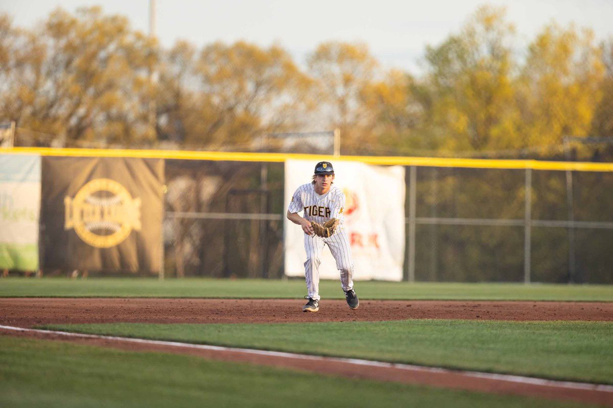 NATigers (@natigerathletic) on Twitter photo Baseball News: 10 <a href="/natigerbaseball/">North Allegheny Baseball</a> players named to Big 56 All-Section team; Andrew Heck named Coach of the Year
🔗: athletics.northallegheny.org/news/10-tigers… Baseball News: 10 <a href="/natigerbaseball/">North Allegheny Baseball</a> players named to Big 56 All-Section team; Andrew Heck named Coach of the Year
🔗: athletics.northallegheny.org/news/10-tigers…