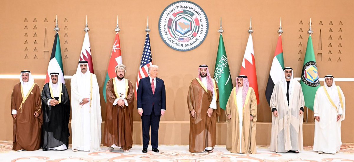 #ولي_العهد الأمير #محمد_بن_سلمان يسعى لخير الدول الخليجية والعربية وشعوبها، كما يسعى لخير #السعودية وشعبها العظيم. هكذا هم القادة العظماء، كلما ارتقوا سعوا ليرتقي من حولهم معهم.
#القمه_الخليجيه_الامريكيه
#مساء_الخير_والسعاده  #محمد_بن_سلمان_ينتصر_لسوريا