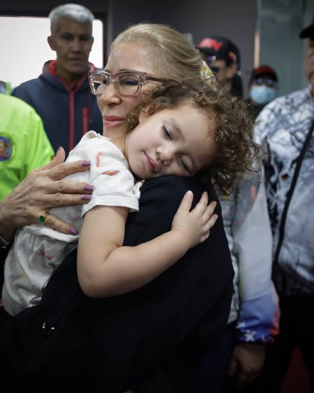 GasconJessiel's tweet photo. Bienvenida a casa Maikelys 

#GraciasPresidenteMaduro https://t.co/n66eoC7zUv