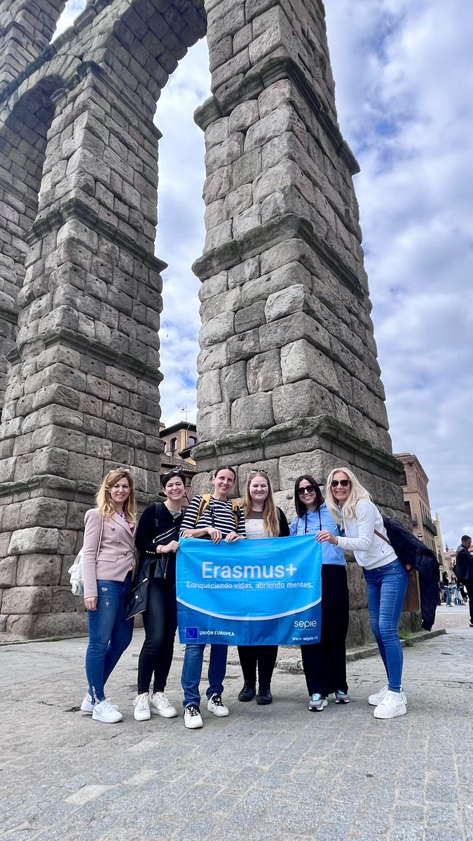 ¡Bienvenidas, compañeras eslovenas!
Tras meses trabajando para hacer posible esta movilidad, ¡ya están aquí! Espacios de observación, de trabajo, de colaboración y de reflexión compartida se abren paso estos días en nuestro centro.
@sepie_gob 
#erasmusplus #internacionalizacion