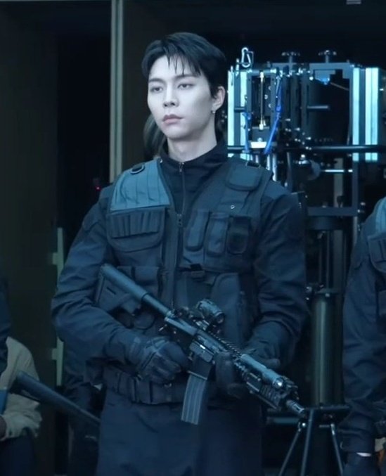 suhnflowerj_'s tweet image. snipper                                                             wifey