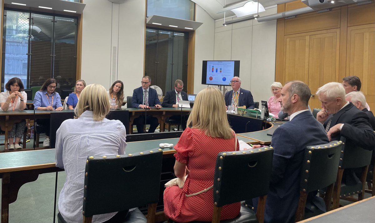 braintumourrsch's tweet image. At yesterday’s #APPGBT, Health Minister @AshleyDalton_MP brought passion &amp;amp; purpose  to our meeting on #BrainTumour 💛

📢 No funding cap, but barriers must be broken
🔬 Trial recruitment is critical
🤝 We must work together to raise awareness
bit.ly/4mgmKKl