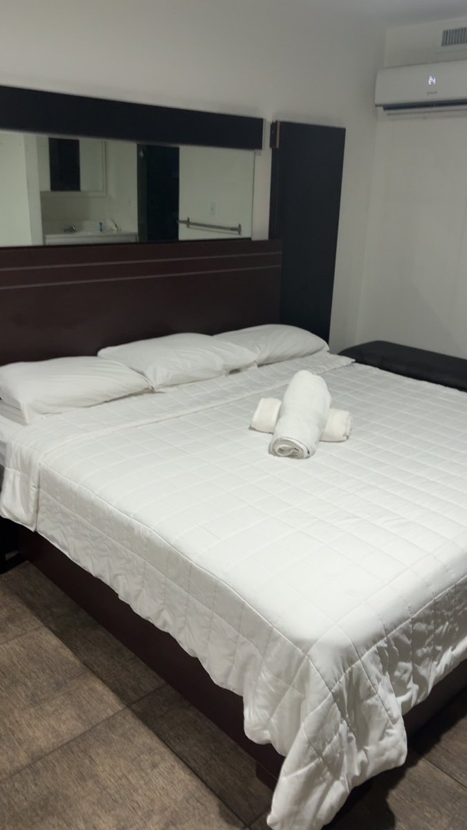 MarvenFrench's tweet photo. !! It’s a long Crisppi’s 🛋️ https://t.co/W45fHH6ODR