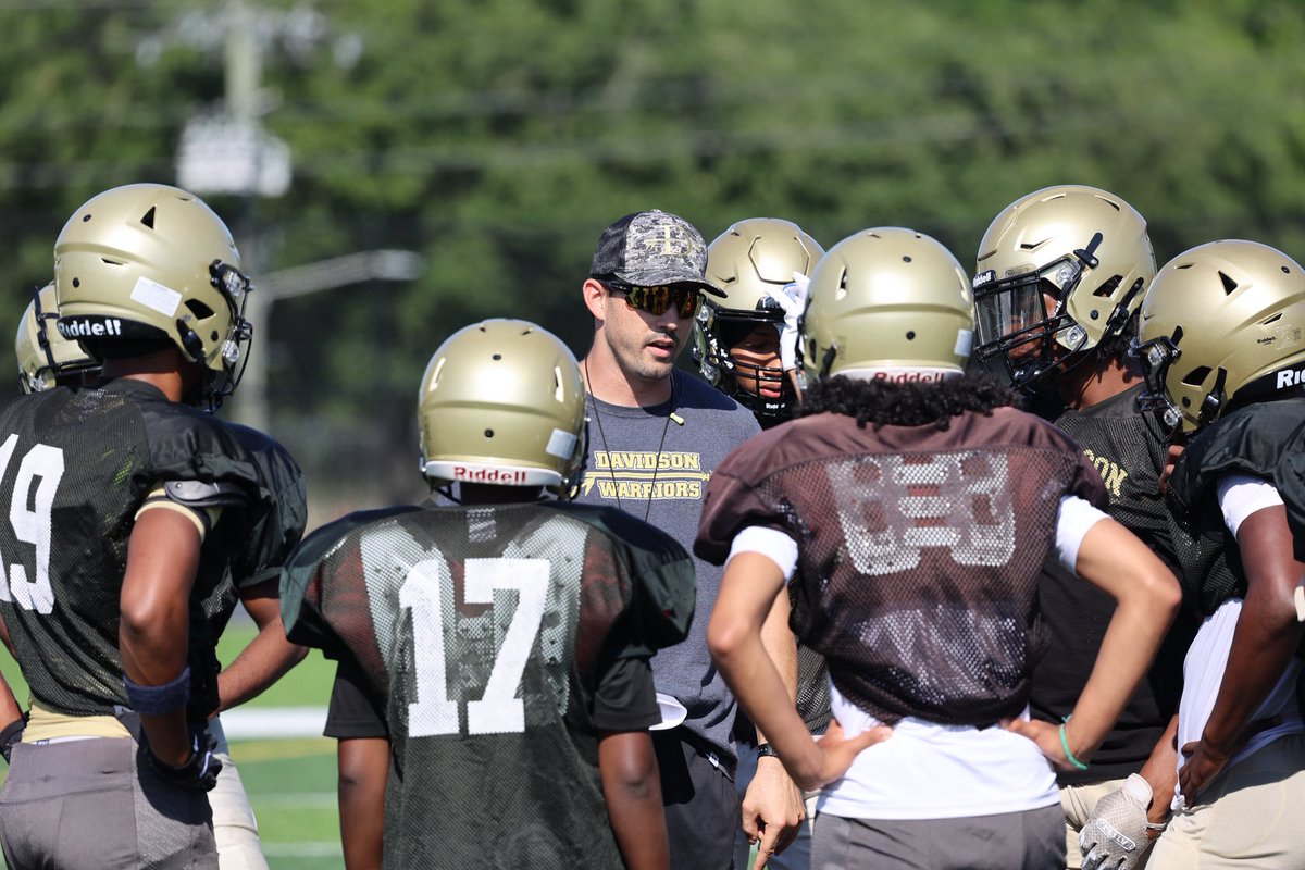 🏈 🔒 Locked In