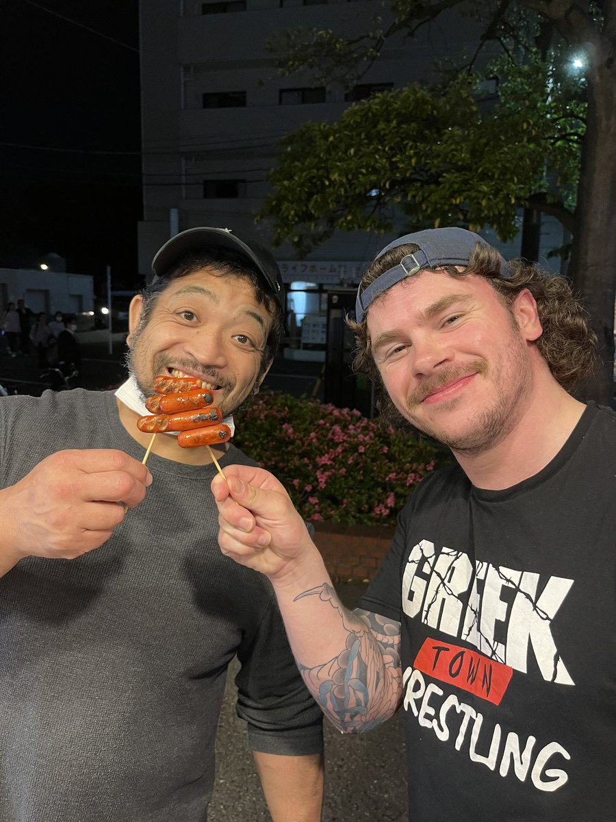 今日は、社長と嫁さんと3人でカフェに行っていっぱいお話をしました♪
その後バザードと焼鳥を食べて焼肉を食べた😋
楽しい1日でした✨
明日は板橋大会！
エナジーチャージ完璧💪