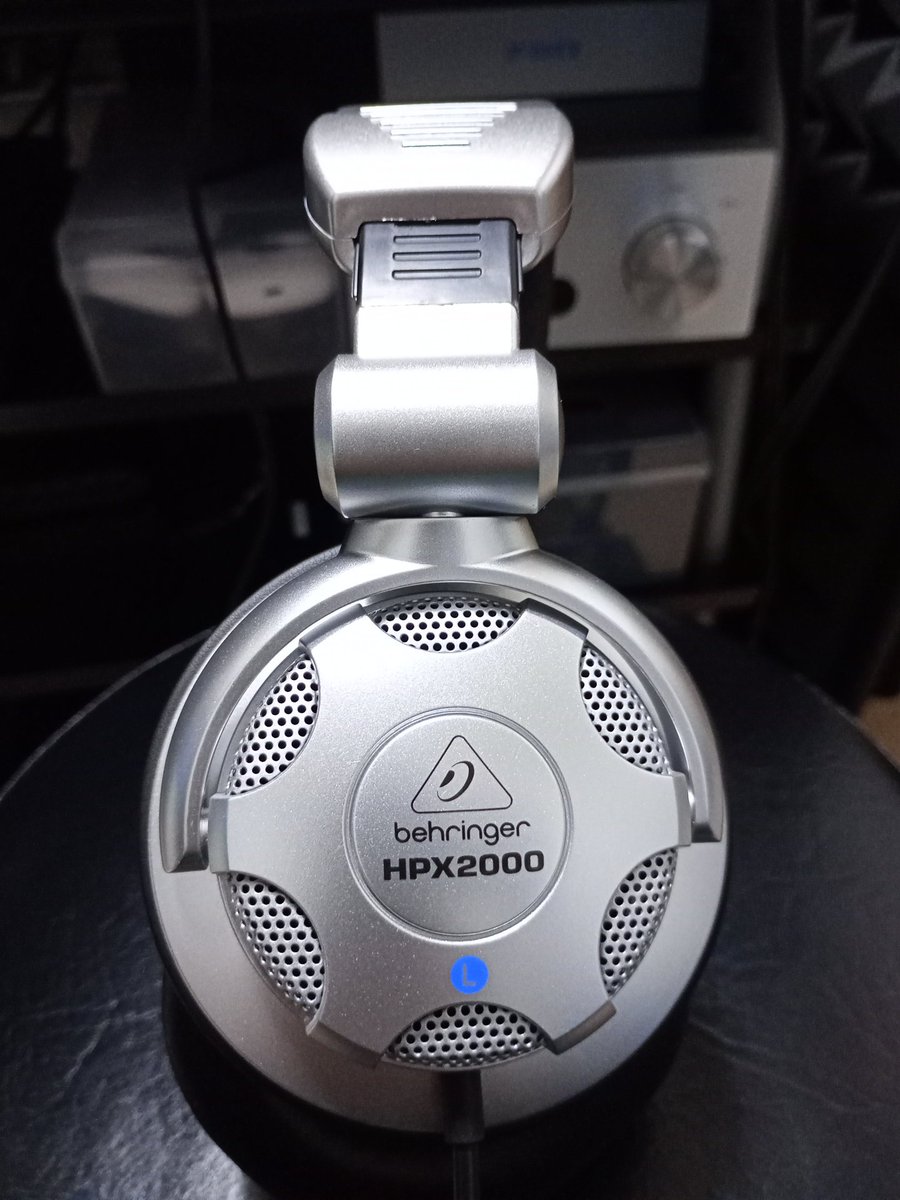 Jl1Pyb's tweet photo. #オーディオ
#FIIOJM21
#モニターヘッドホン
#BehringerHPX2000
#アマチュア無線
イヤーパッドをカスタマイズ交換したBehringer 開放型 HPX2000
ヘッドフォン→FIIO JM21に接続
し聴いておりすが、マジで本当に音が良いです!想定外でした! https://t.co/Ly5QQGOR6H