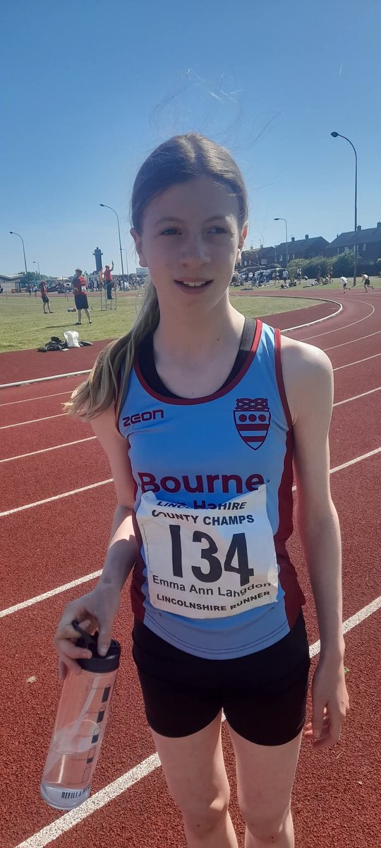 BourneTH86's tweet image. Emma represented BTH at the Lincolnshire athletics in Lincoln. 100m and 200m. Made it to the finals of the 200m finishing 4th by .1 of a second 😀

#athletics #track #trackrunning #200m #BTH #juniors #BourneTownHarriers