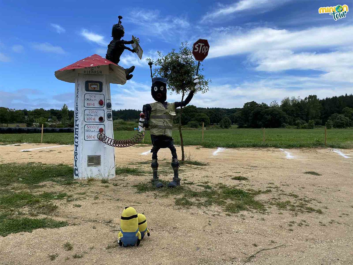 MiniOnTourES's tweet image. ¡Hola amigui! ¿Tienes gasolina de bananas? 🍌 Es nuestra energía favorita jejeje 🤭. Si estás por #Lugo tienes que acercarte a conocer las #CiudaddelasHormigas 🐜, un lugar de lo más peculiar
👉 bit.ly/CiudadDeLasHor…
@GaliciaTB @MadridTB @paseargalicia @SecretGalicia @Turvegal