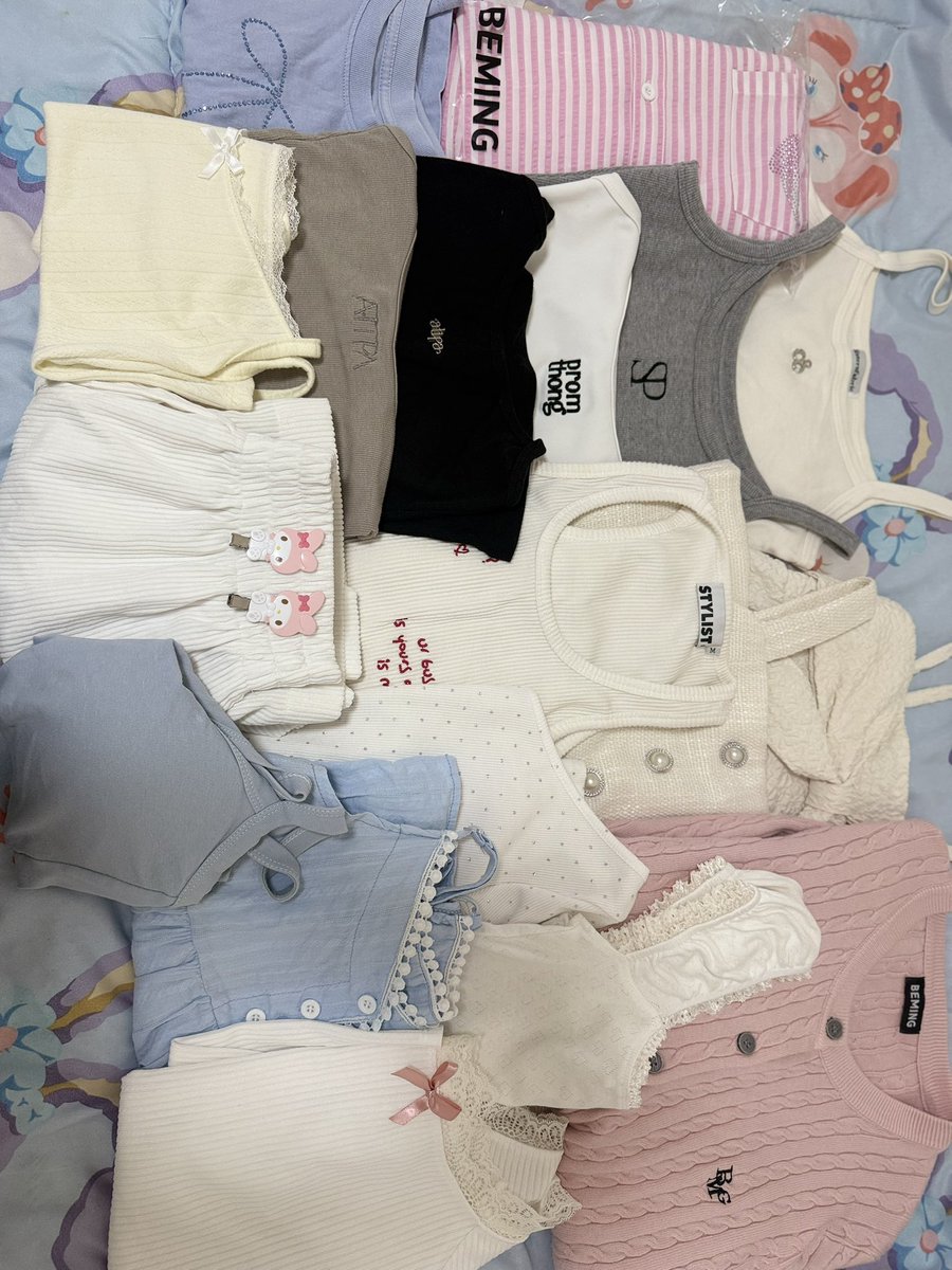 jdmookki's tweet photo. มาปล่อยเสื้อผ้า กระเป๋า คั้บ 
ของเค้าเอง  
📍ค่าส่ง 39.-   พื้นที่ห่าง+20
    ⸜៶𐅱꙼ᩚ៸⸝𐄀៲𐄀    ✿⃣ 
#ส่งต่อstylist #ส่งต่อเสื้อผ้ามือสอง #ส่งต่อcintage #beming #ส่งต่อbeming #ราคาถูก #เสื้อผ้ามือสองสภาพดี #โล๊ะตู้เสื้อผ้า #กระเป๋า #ส่งต่อกระเป๋า https://t.co/GXQj5Fi10M