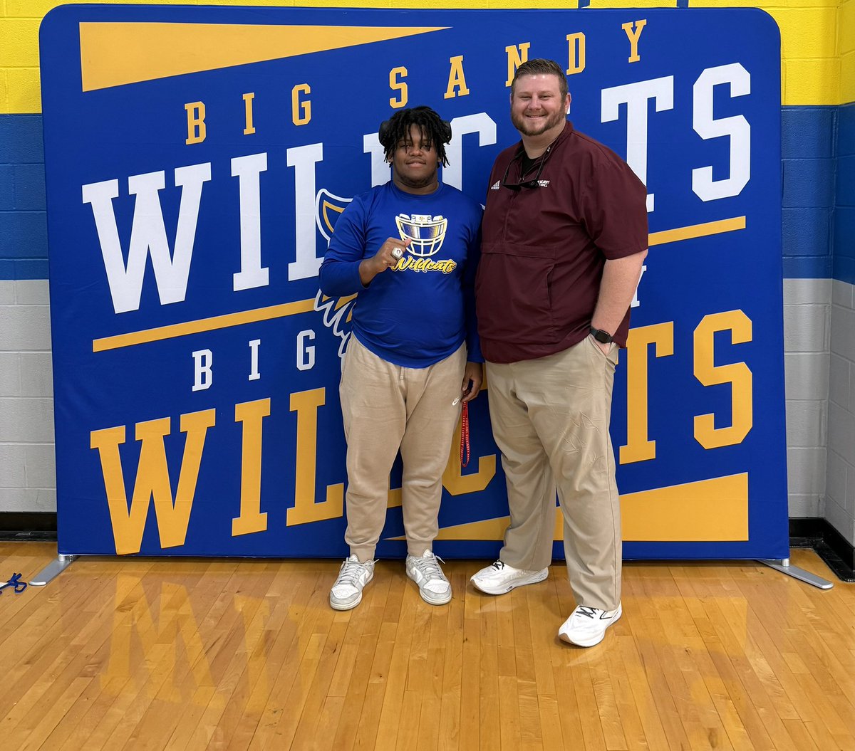 Brennon Ference🔋 (@brennonference) on Twitter photo Thank you to <a href="/CoachMNewby/">Matthew Newby</a> For stopping by and having a conversation with me! #WarHawksFAW
<a href="/McMURRYFOOTBALL/">McMURRY FOOTBALL</a>
<a href="/Coach_Mack79/">Zach Mack</a> Thank you to <a href="/CoachMNewby/">Matthew Newby</a> For stopping by and having a conversation with me! #WarHawksFAW
<a href="/McMURRYFOOTBALL/">McMURRY FOOTBALL</a>
<a href="/Coach_Mack79/">Zach Mack</a>