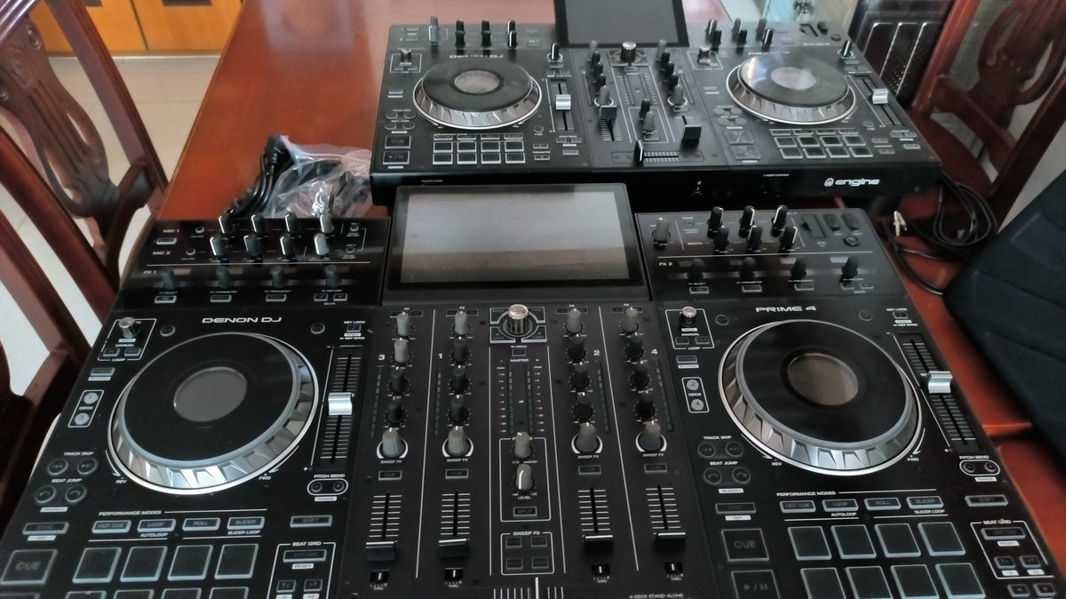 My new partner,Denon DJ Prime 4!!!!!!!
I believe I can use it to bring better music and make you dance better.🐮🐮🐴🐴