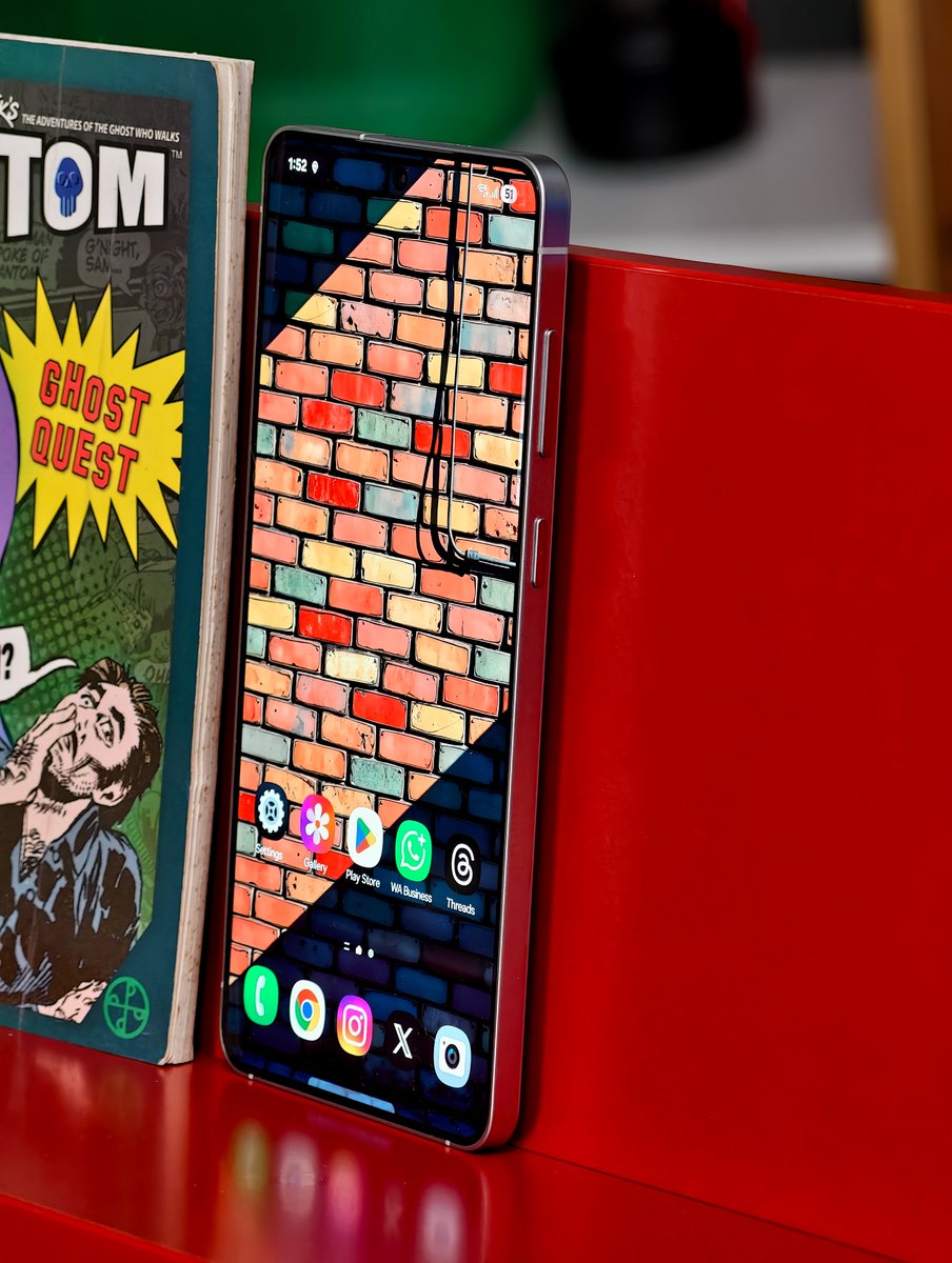 Q7. What type of glass protection does the Galaxy S25 Edge feature?
A. Gorilla Glass Ceramic 2 💪
B. Gorilla Glass Ceramic 1 💪
#WinGalaxyS25Edge #ILoveGalaxyS25Edge #GalaxyAI