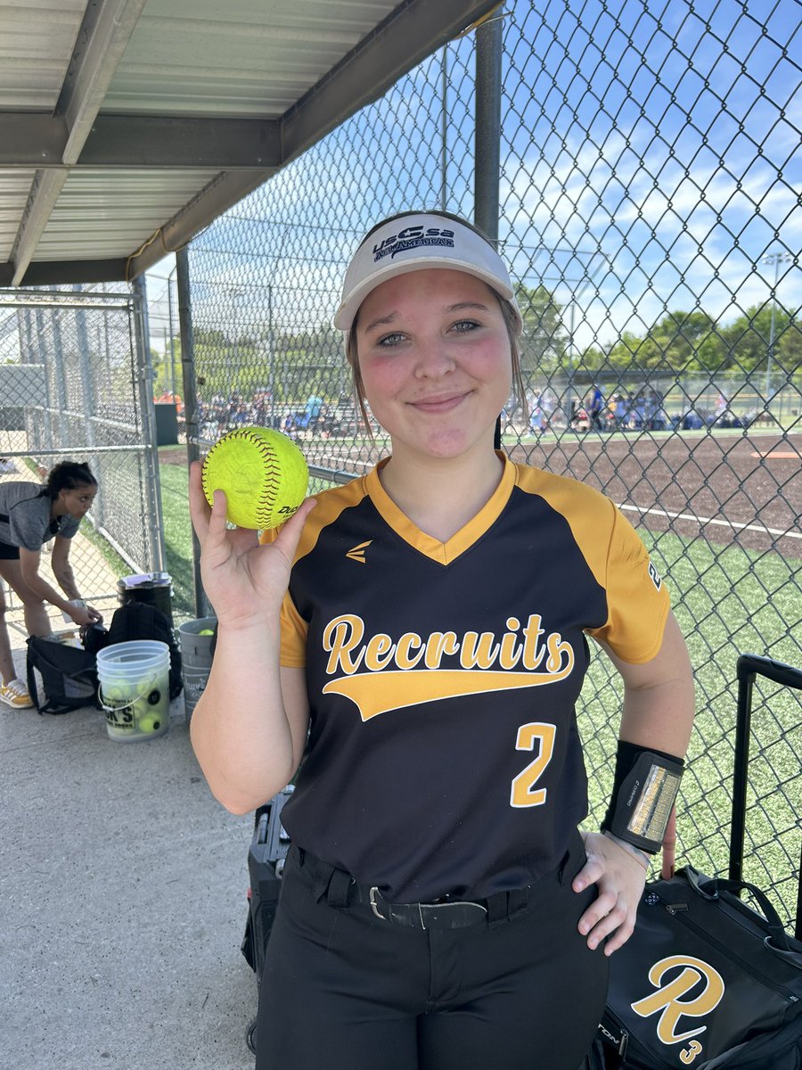 Evelyn (Evie) Poggas tweet media