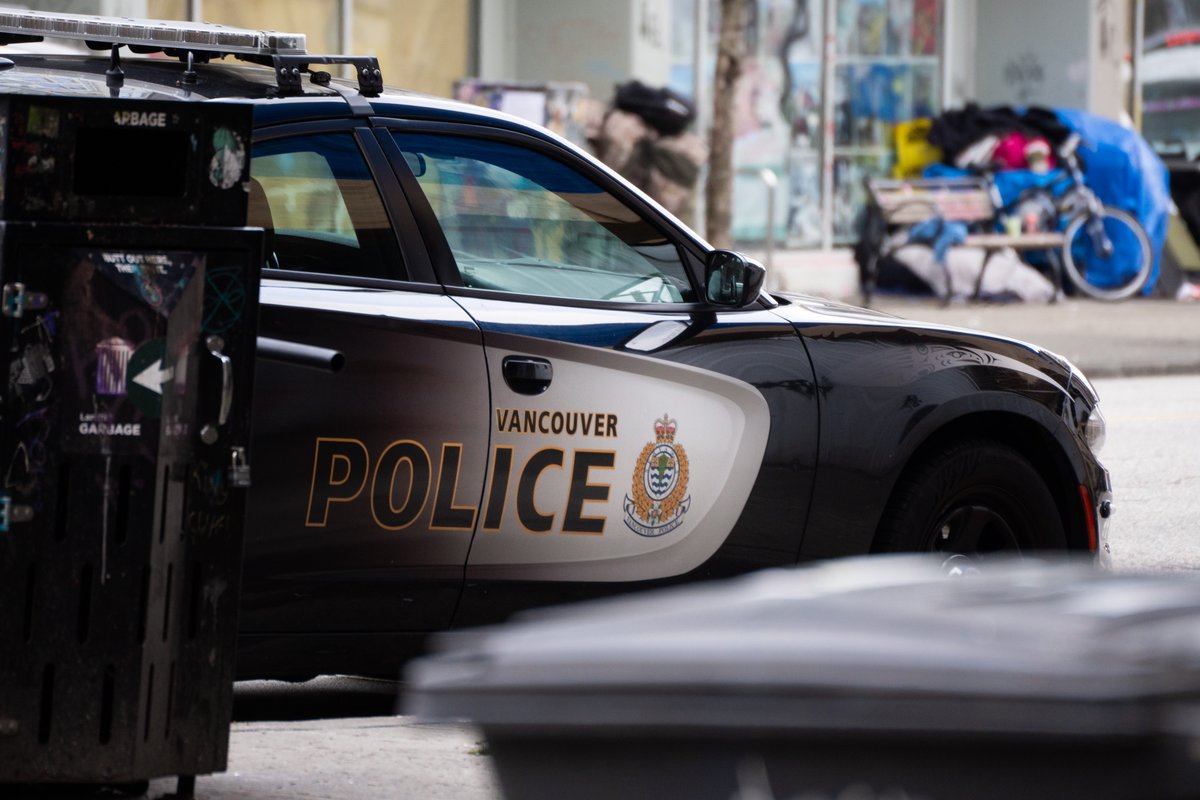 #VPDNews: Just before 12:30 p.m. Tuesday, #TaskForceBarrage officers on foot patrol were approached near E. Hastings and Main Street by a 50-year-old man bleeding from his face.

He reported being struck with a small axe by a stranger, who then stole his sunglasses. Fortunately,
