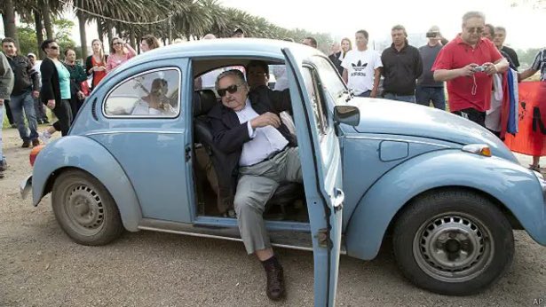 herodot10's tweet image. Els que avui tan lloen el president Mujica avui el multarien per entrar amb el seu vell Volkswagen a les ciutats ecocràtiques
