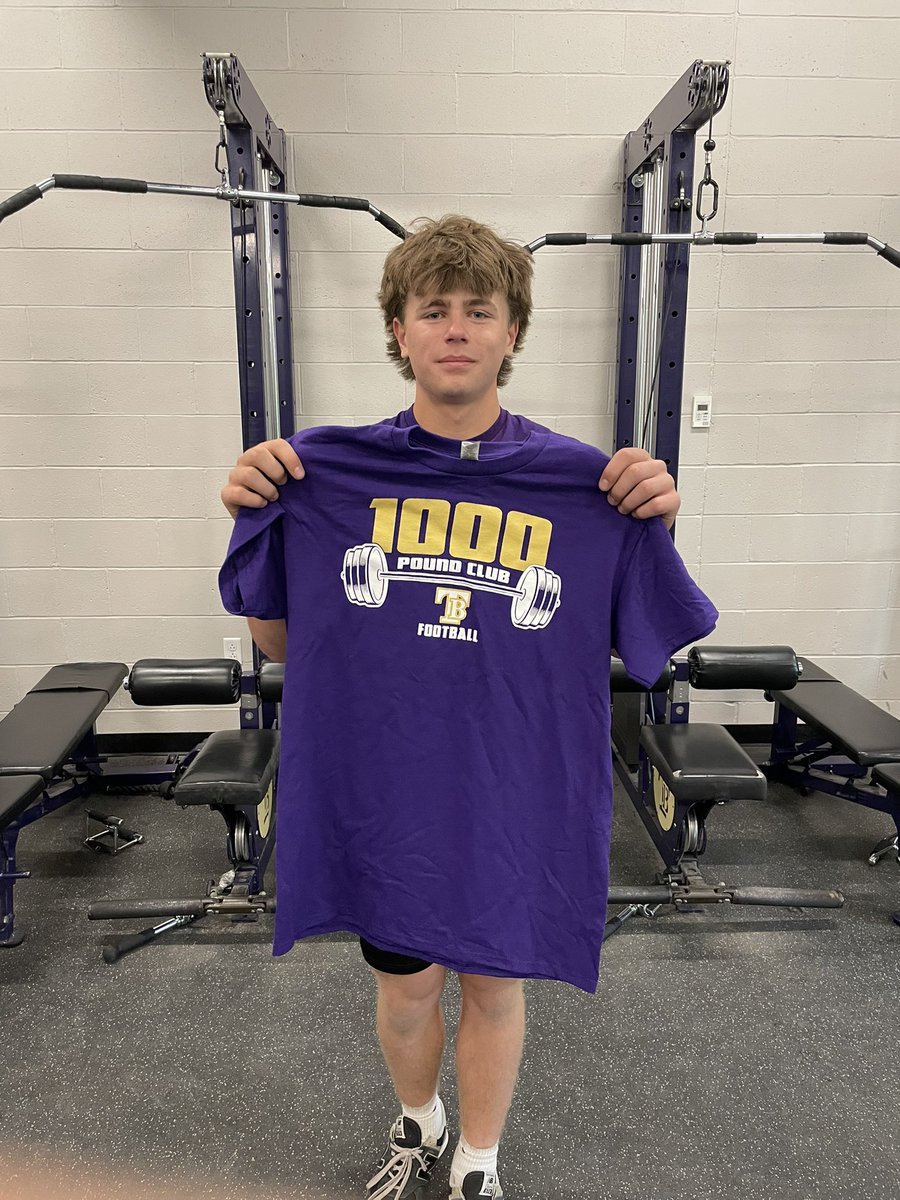 Congratulations to 2028 TE Ethan Farmer on joining the 1,000 Pound Club this morning! 

This kid has had a phenomenal offseason! Can’t wait to see his progress translate to the field this fall. 

#GoldStandard