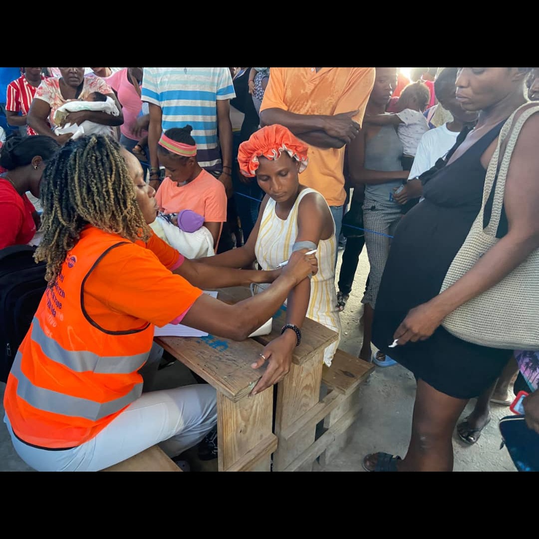 UNFPA Haïti (@unfpahaiti) on Twitter photo UNFPA and its implementing partners continue to provide life-saving sexual and reproductive health (SRH) services and gender-based violence (GBV) prevention, mitigation and response activities.
<a href="/AnoutiSamir/">Samir Anouti</a> <a href="/unfpa_lac/">Fondo de Población de las Naciones Unidas</a> <a href="/ssottoli/">Susana Sottoli</a> <a href="/UlrikaR_UN/">Ulrika Richardson</a>
unf.pa/4meuSej UNFPA and its implementing partners continue to provide life-saving sexual and reproductive health (SRH) services and gender-based violence (GBV) prevention, mitigation and response activities.
<a href="/AnoutiSamir/">Samir Anouti</a> <a href="/unfpa_lac/">Fondo de Población de las Naciones Unidas</a> <a href="/ssottoli/">Susana Sottoli</a> <a href="/UlrikaR_UN/">Ulrika Richardson</a>
unf.pa/4meuSej