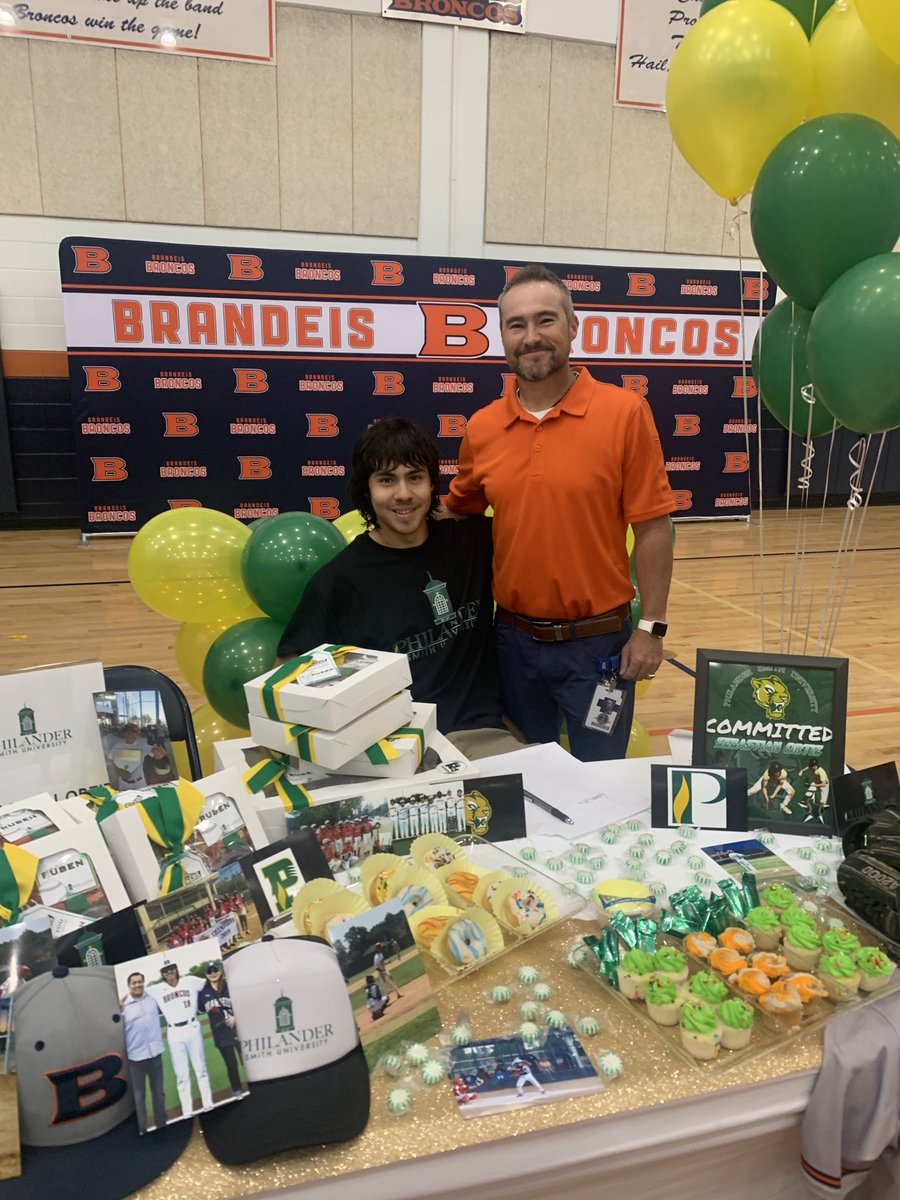 Coach Hutch tweet media