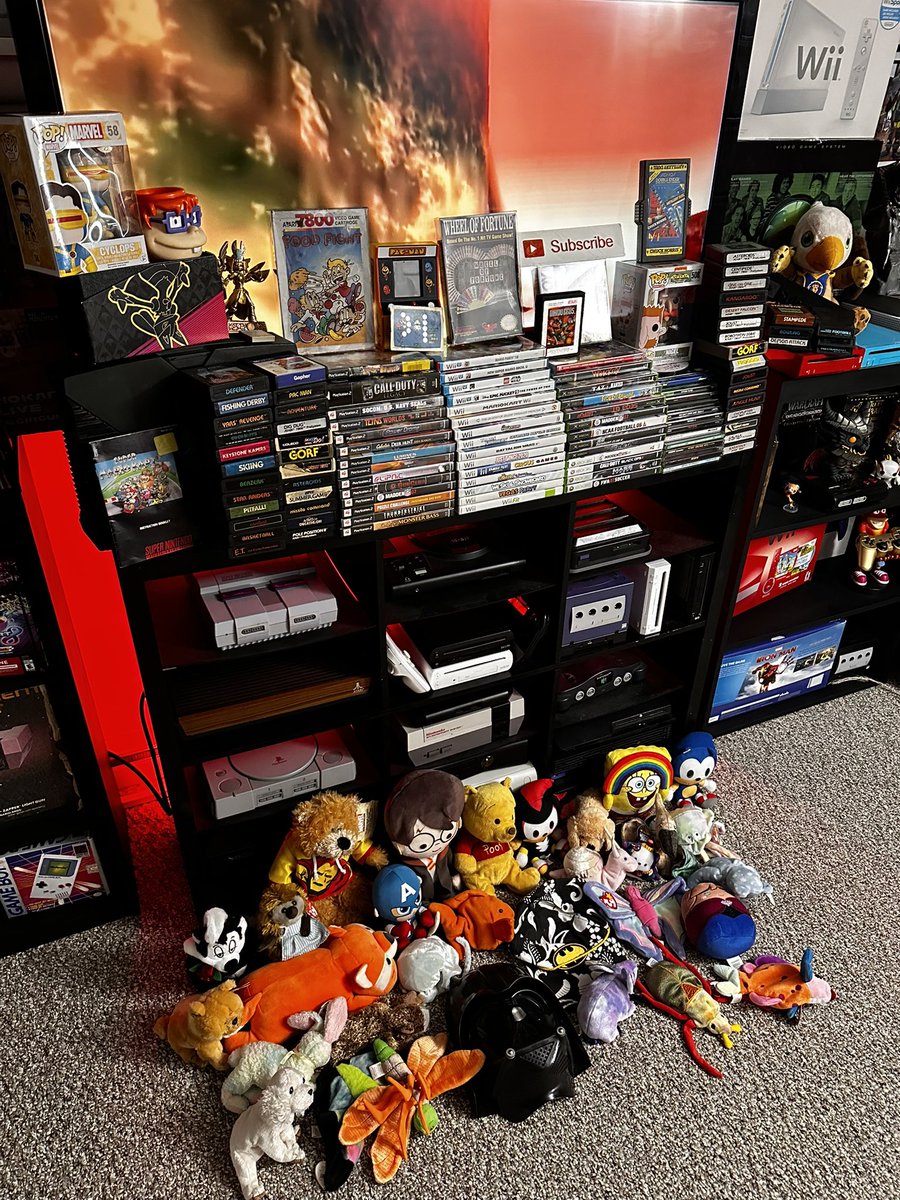 ElDabstroyero's tweet photo. #ThriftingThrowdown episode 113 is a WRAP and we have a MASSIVE pile of gaming goodies to show for it!!!

What catches your eye first?

#VideoGames #Gaming #Zelda #Mario #Nintendo #PlayStation #Xbox #YardSales #GarageSales #YouTube #Watch #Plush #Toys #Retro #RetroGaming https://t.co/Ytf5retTn9