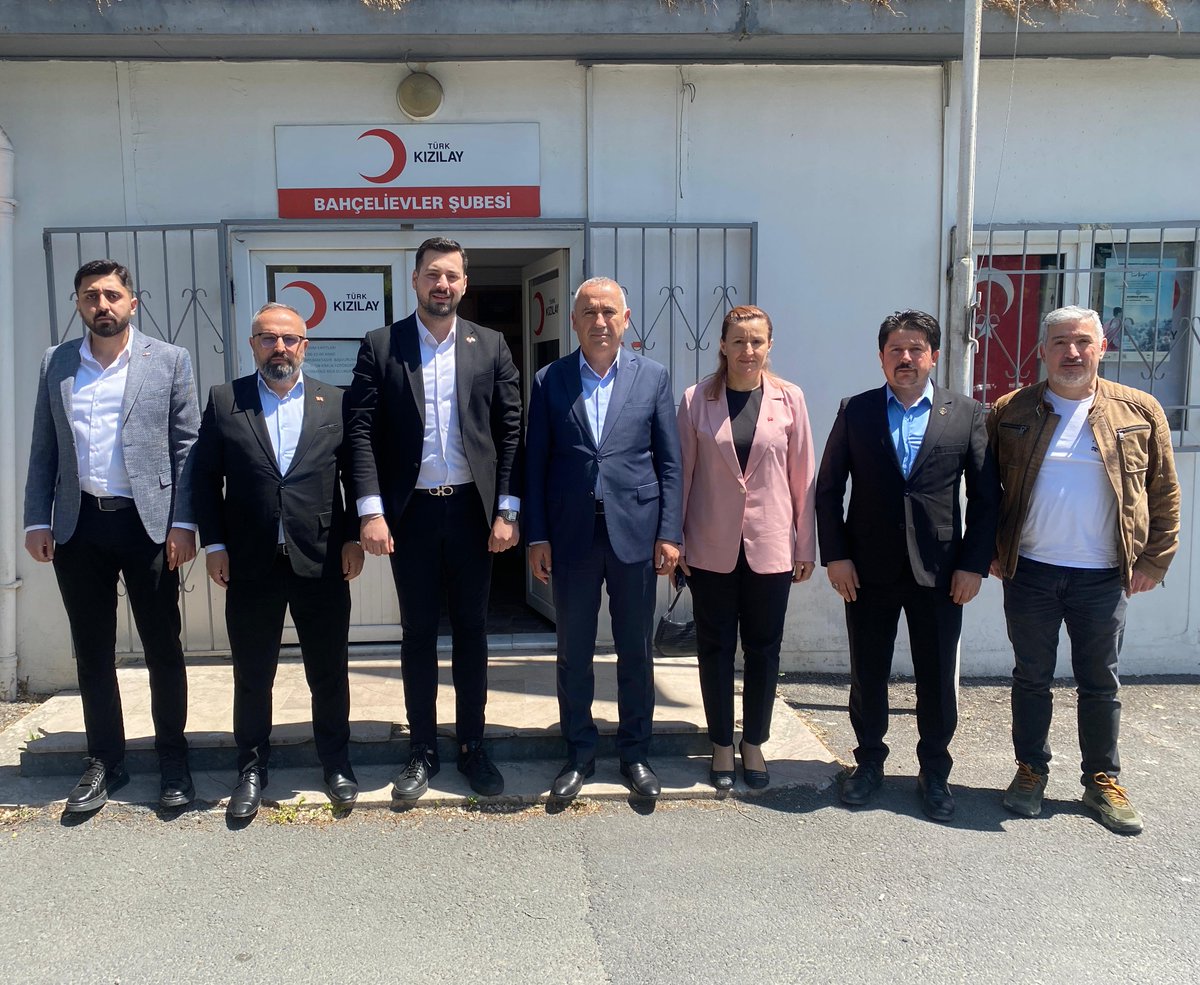 İlçe Başkanımız  Osman Çakan ve İlçe Yöneticilerimiz Türk Kızılay Bahçelievler Şubesini ziyaret ettiler. Şube Başkanımız M. Muvaffak KAYA ve yönetimine, nazik ev sahipliği için teşekkür ederiz. 

<a href="/_MHPistanbul_/">MHP İstanbul</a>   <a href="/kizilay34bah/">Türk Kızılay Bahçelievler</a> <a href="/Muvaffakkaya2/">M. Muvaffak kaya</a> <a href="/cakan4450/">Osman Çakan</a>