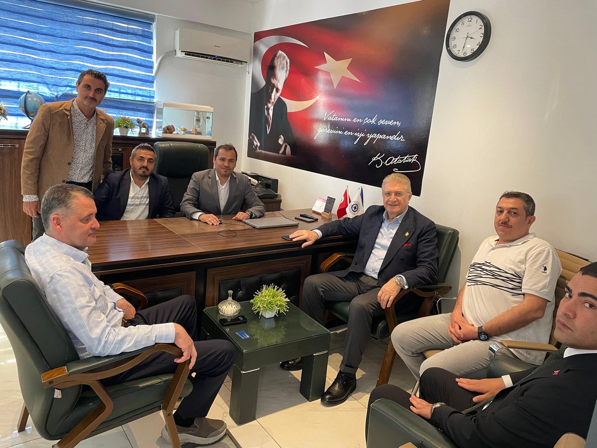 BİL Eğitim Kurumları Yönetim Kurulu Bşk. Sn. Prof. Dr. <a href="/drmaydin/">Prof. Dr. Mustafa AYDIN</a> Gaziantep Şahinbey BİL KURS'u ziyaret ederek yöneticilerle bir araya geldi.