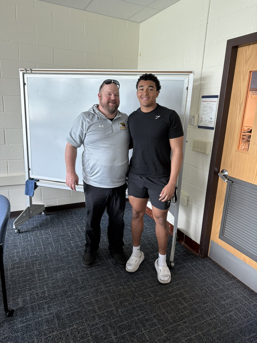Tevan Bastian (@28_tevan) on Twitter photo After a great conversation with coach <a href="/CoachSten/">Craig Stenbroten</a> I’m happy to say I’ve been offered a roster spot at UWO football ‼️🟡⚫️ After a great conversation with coach <a href="/CoachSten/">Craig Stenbroten</a> I’m happy to say I’ve been offered a roster spot at UWO football ‼️🟡⚫️