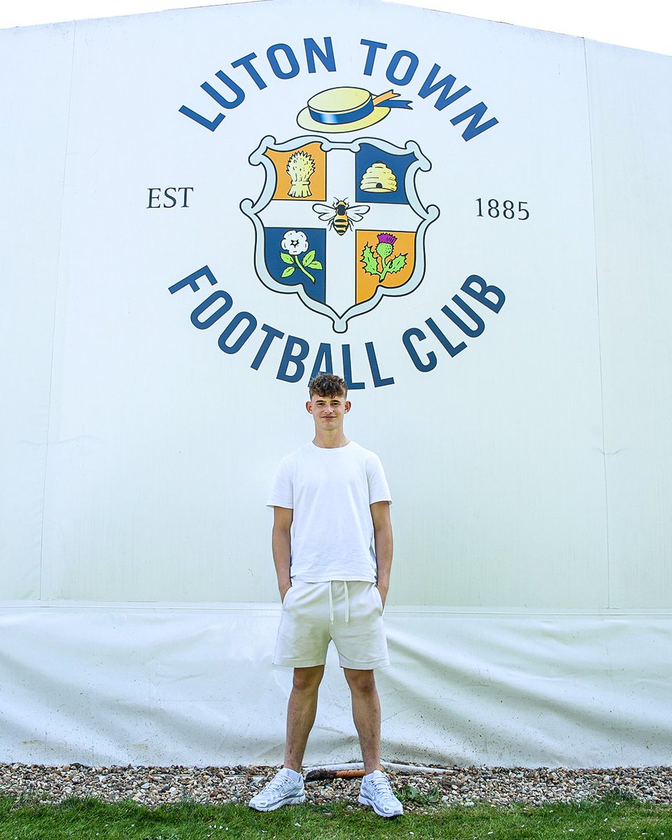 academyltfc's tweet photo. Lucas Thomas - GK

Strong, commanding figure in goal, Lucas has only just turned 17, so it’s testament to his hard work that he is signing his pro contract early.

A fantastic attitude, he ticks a lot of boxes for a goalkeeper. Lucas makes great reaction saves and displays bravery in the goal, made key stops this season including a penalty save in a 1-0 win away at Leyton Orient to help the side to a valuable three points.