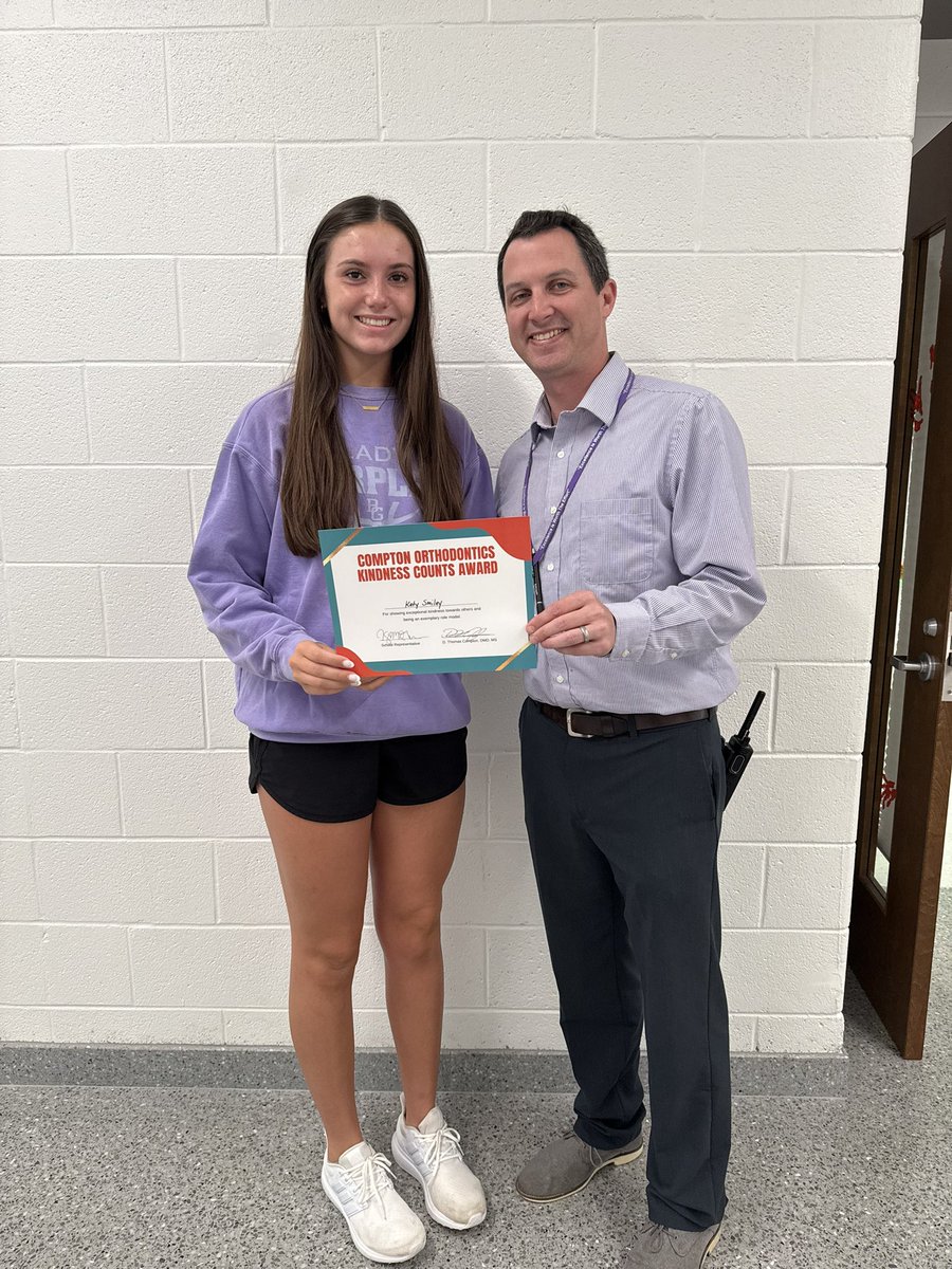 Congratulations to Katy Smiley, winner of the Compton Orthodontics Kindness Counts Award!

Great job, Katy!