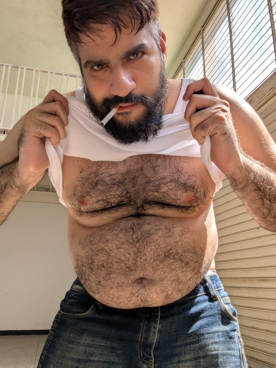 Selvagem, porco e gostoso! 🔥♨️🐽
#bear #bearded #beard #belly #hairybelly #nipples #horny #hot #suckmynipples #smoker #smoking #mysexfantasy #pig #porco #selvagem <a href="/Stefan029561167/">Stefan</a>