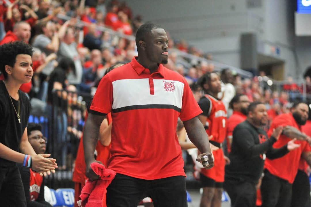 Meridian HC David Davis has been named HC at Paducah Tilghman. 
Davis went 100-43 in 4 years as HC at Meridian, winning 3 sectionals and a state runner-up. He was also a 4-year starter at Meridian, and is the programs all-time leader in wins as a player.