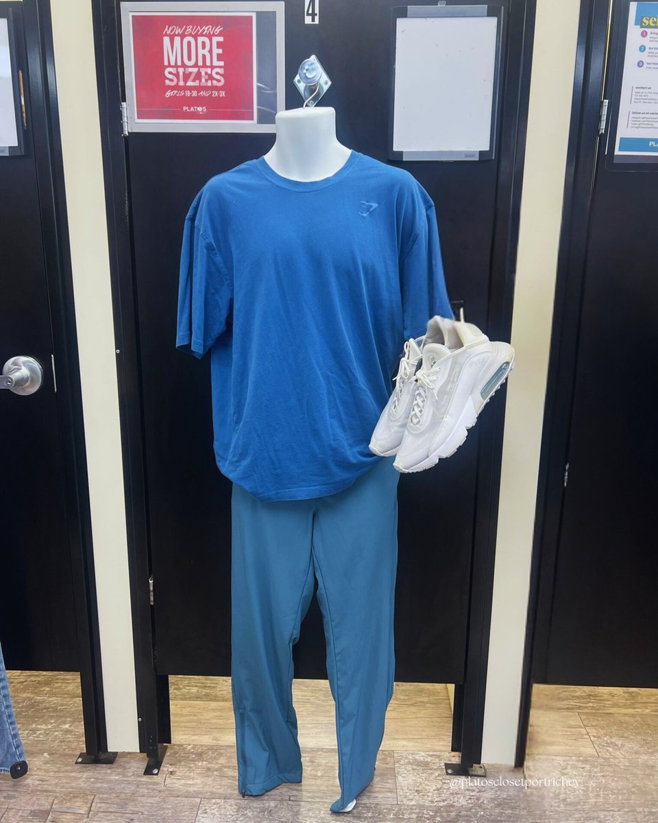 PCPortRichey's tweet image. 💥 FULL FIT UNDER $80?! YES PLEASE.
Step into style and savings with this head-to-toe look straight from @platosclosetportrichey 🔥
✨ Swipe to see each piece up close — because the details do matter.
#PlatosClosetPortRichey #OutfitInspo #LookForLess #ThriftStyle #NikeAirMax