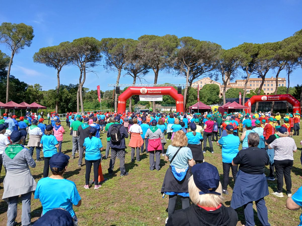 🙌2a jornada de cloenda del #CicleDePassejadesDiba a #CaldesDeMontbui
👟 Prop de 900 persones han gaudit d’un matí actiu, festiu i compartit
☀️ Caminada i activitats a l’aire lliure han estat protagonistes d’un matí compartit amb ganes i energia

🔜Demà, últim dia!

#EsportsDiba