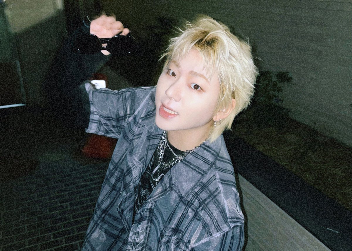 zicogenre's tweet photo. he’s sooo cute 🐱💛 https://t.co/jnW1B71g2E