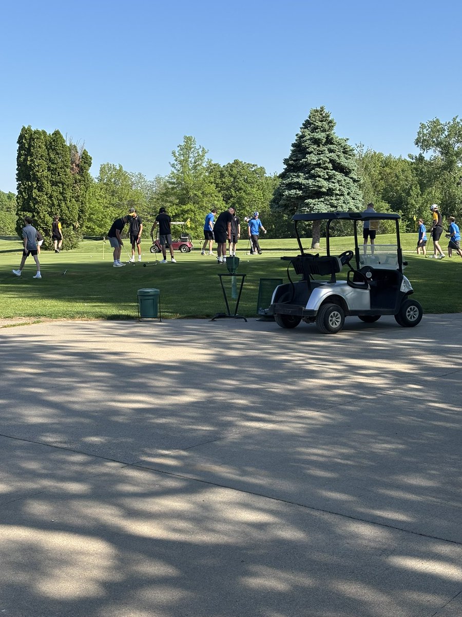 Beautiful day for the 2A Sectional at Heritage Oaks.  <a href="/IHSAA/">IHSAA</a>