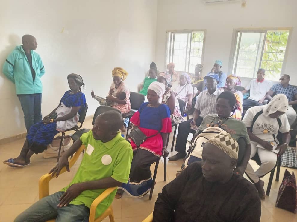 A Yarang Balante, cérémonie d'ouverture de l'atelier de mise en place du comité inclusif de gestion des initiatives d'autonomisation financière des femmes et des jeunes avec monsieur le maire, Ousmane MANSALY.  <a href="/WANEP_Regional/">WANEP_Regional</a> <a href="/wanepguinee/">WANEP-GUINEE 🇬🇳</a> <a href="/Wanepbf1/">Wanepbf</a>