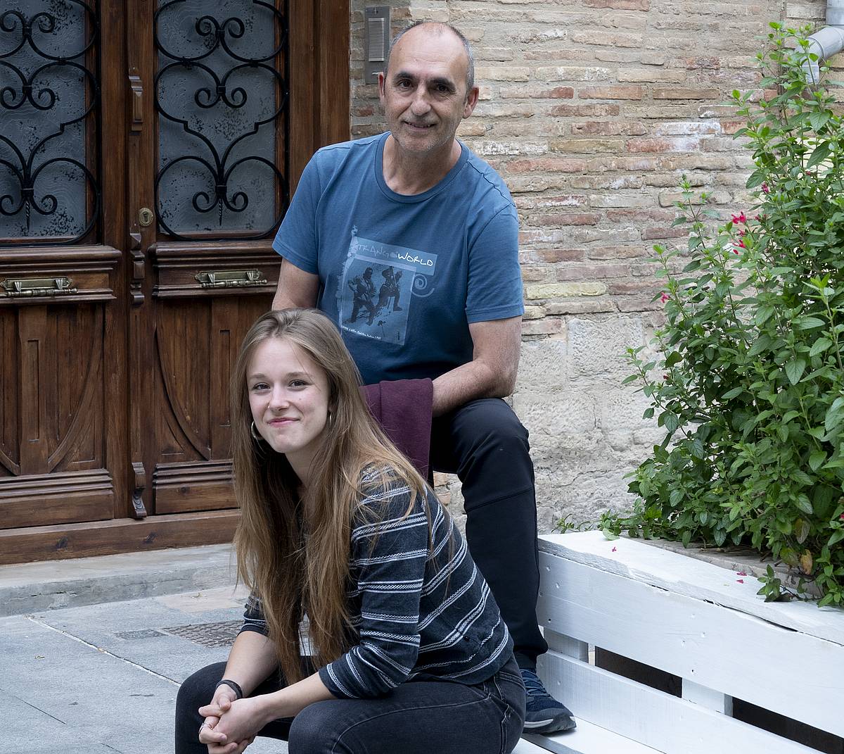 Nafarroako Hitza (@nafarroakohitza) on Twitter photo #Elkarrizketa Iñaki Bakero eta Izaro Elejalde: «Erriberan oso zaila da euskaraz bizitzea: ariguneak behar dira». Elkarlanaren fruitu da Erriberako Euskararen I. Eguna. Bihar ospatuko dute, Arguedasen. Antolaketan dabiltza Bakero eta Elejalde. <a href="/berria/">Berria.eus</a>
berria.eus/lurraldeak/naf… #Elkarrizketa Iñaki Bakero eta Izaro Elejalde: «Erriberan oso zaila da euskaraz bizitzea: ariguneak behar dira». Elkarlanaren fruitu da Erriberako Euskararen I. Eguna. Bihar ospatuko dute, Arguedasen. Antolaketan dabiltza Bakero eta Elejalde. <a href="/berria/">Berria.eus</a>
berria.eus/lurraldeak/naf…