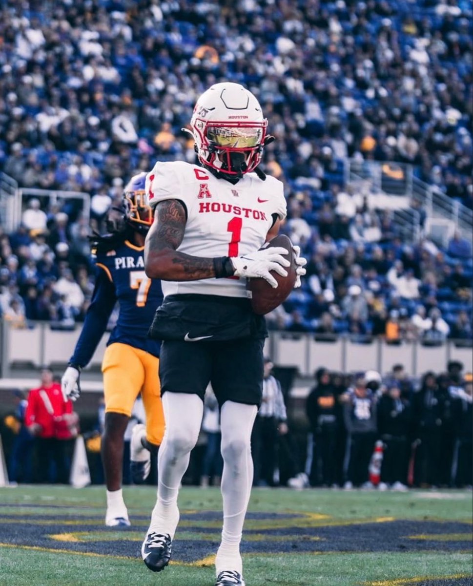 Blessed to receive an offer from University of Houston !!!! #20 

<a href="/OscarGiles95/">Oscar Giles</a> 

<a href="/saincilaire/">Coach Ant Saincilaire</a> <a href="/TheCoachPitt/">William Pittman</a> <a href="/samspiegs/">Sam Spiegelman</a> <a href="/CoachPJason504/">Coach P Jason</a> <a href="/ChadSimmons_/">ChadSimmons</a> <a href="/TFloss32/">Todd Glawson</a> <a href="/SWiltfong_/">Steve Wiltfong</a> <a href="/Youngbullz22/">#YoungBullz Training & Recruitment</a>