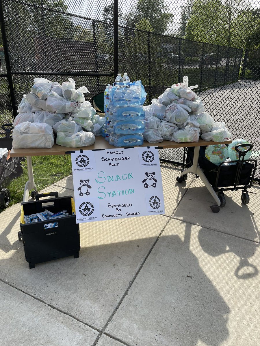 CSL_BelPreElem's tweet image. Community Schools provided snacks and water at the end of the trail at Bel Pre ES’s Family Nature Walk and Scavenger Hunt on April 24th. We also gave away bags of non-perishable food items.